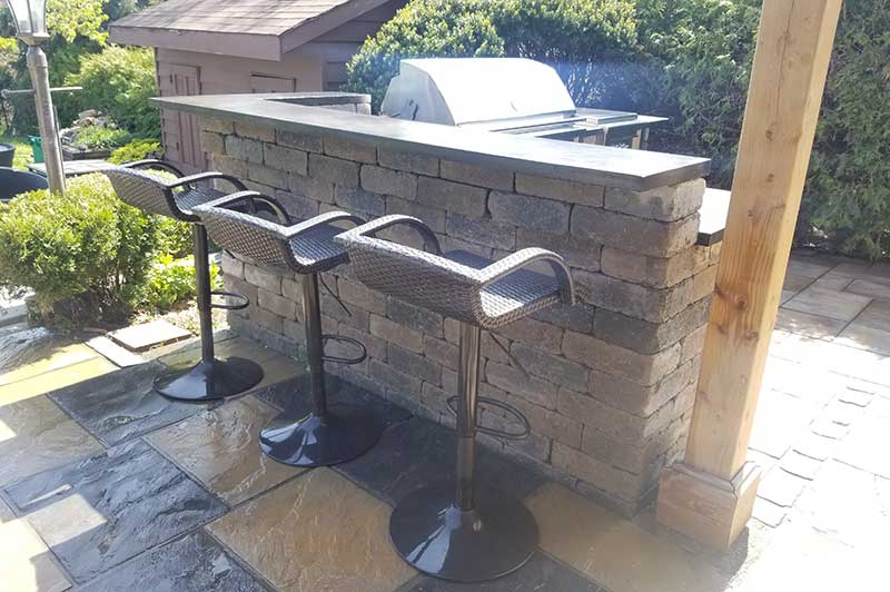 Outdoor Bar with tumbler blocks and custom concrete top